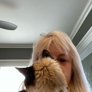 Meet your Posher, Cindy